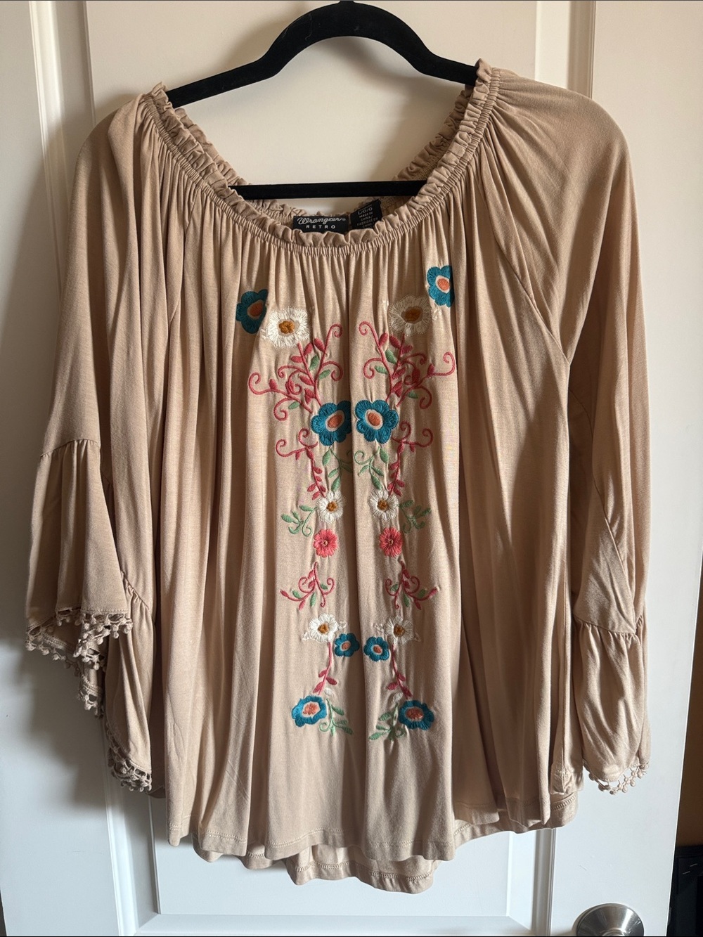Wrangler Retro Beige Peasant Blouse with Colorful Floral Embroidery